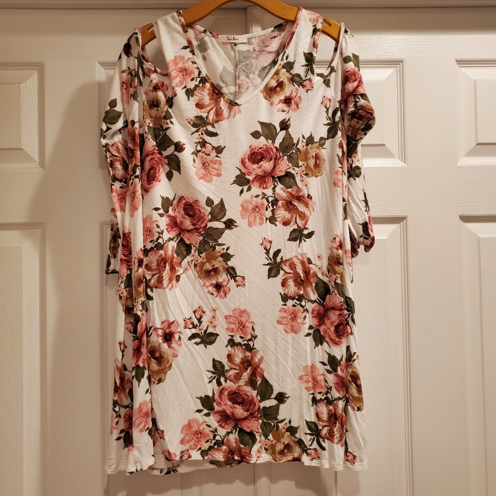 Cold shoulder top